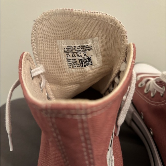 Women’s platform Converse size 8.5, mauve taupe color - Picture 6 of 6